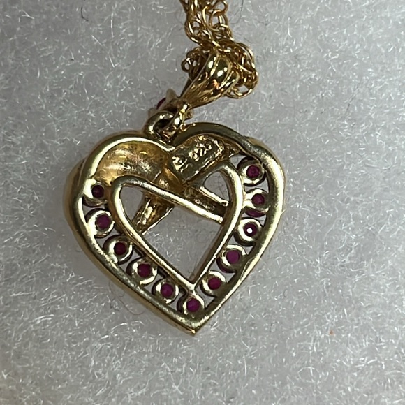 18k yellow gold plated heart necklace. - Picture 4 of 5